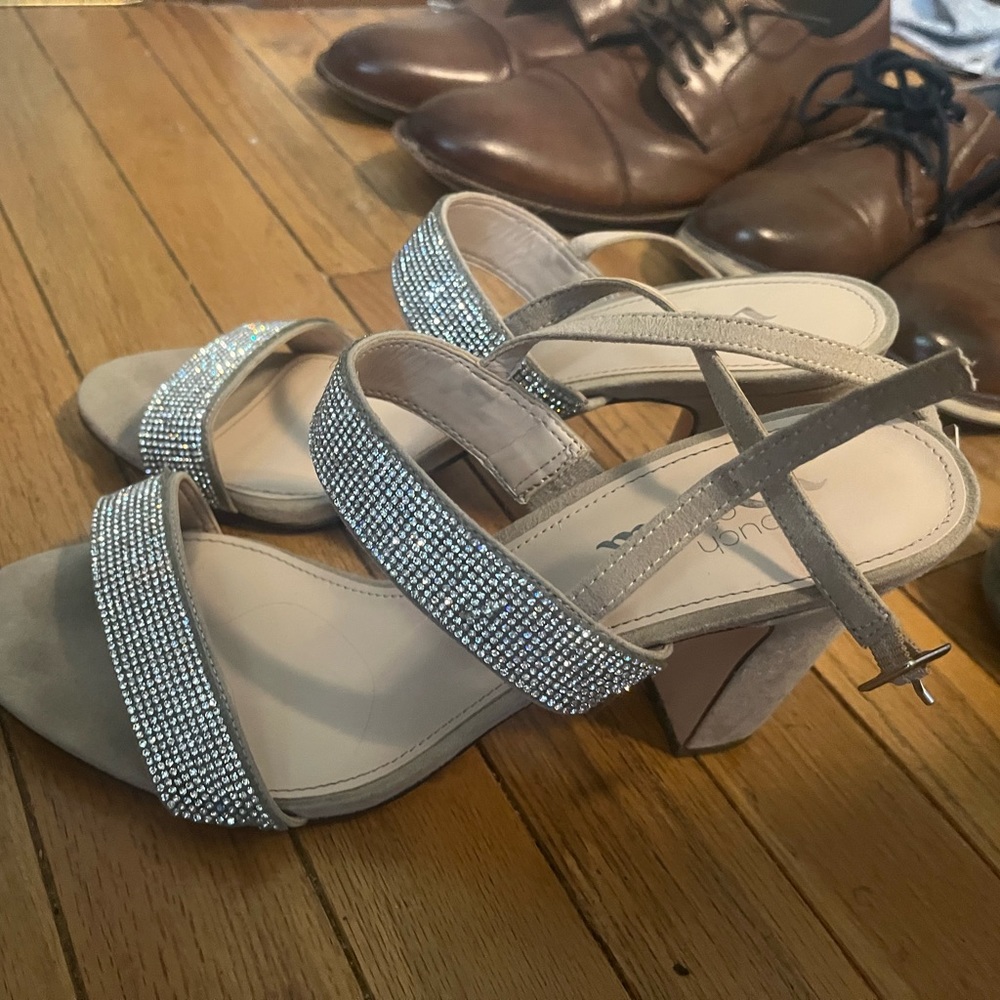 Used for wedding worn once size 10